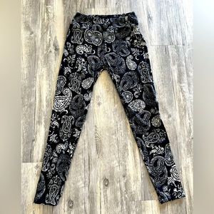 Black Paisely LuLaRoe Leggings